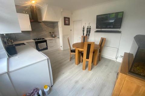 3 bedroom terraced house for sale, Devonia Gardens, London N18