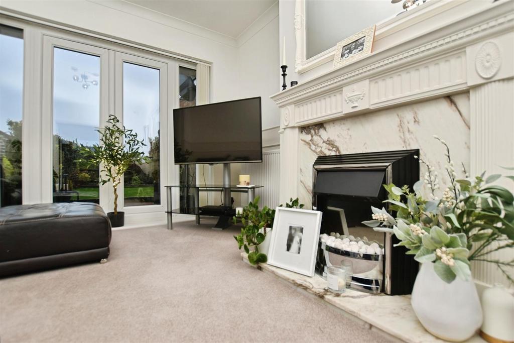 Lounge Feature