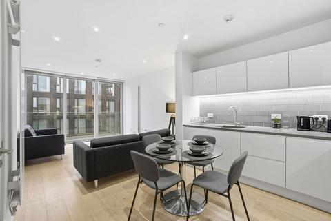 2 bedroom flat to rent, Admiralty Avenue, London E16