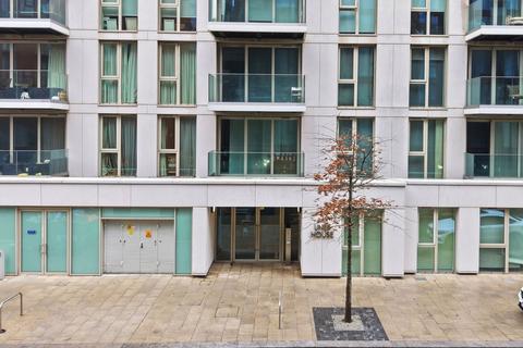 2 bedroom flat to rent, Admiralty Avenue, London E16