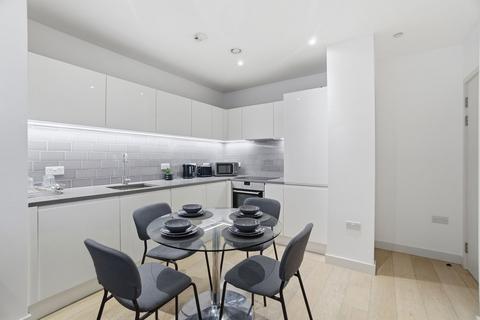 2 bedroom flat to rent, Admiralty Avenue, London E16