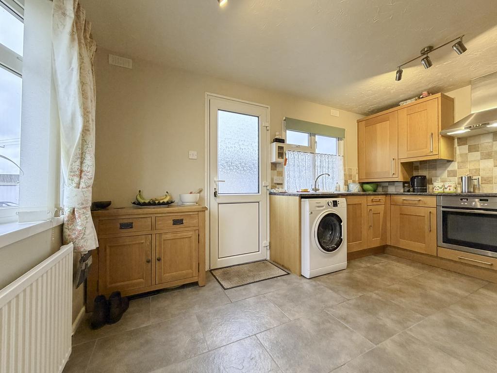 Kitchen (2)