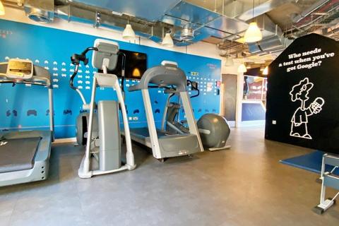 undefined, Standard Studio Plus, Lancaster LA1
