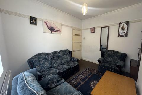 3 bedroom terraced house to rent, Chaucer Street, Leicester LE2