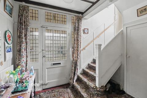 5 bedroom semi-detached house for sale, Etruria Road, Stoke-On-Trent