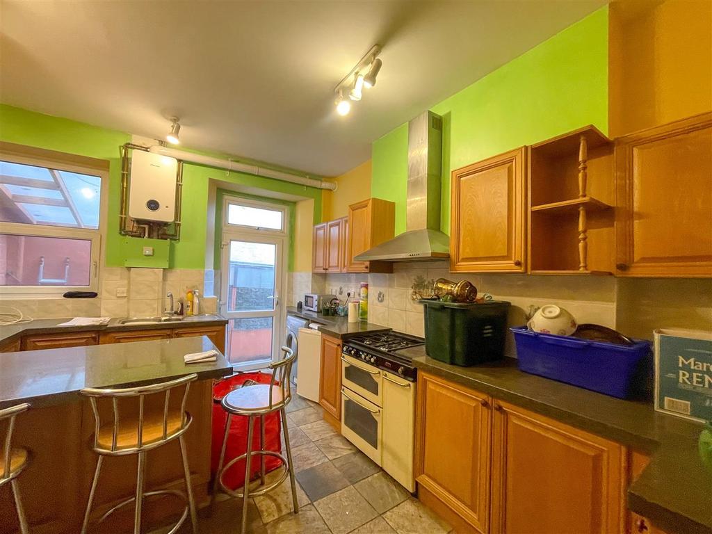 Kitchen / Breakfast Room