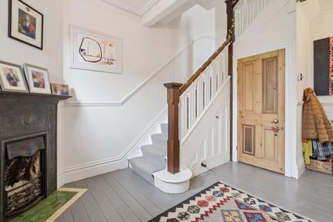 5 bedroom semi-detached house for sale, Avenue Rise, Bushey, WD23