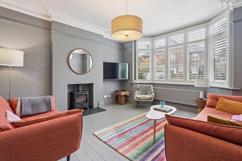 5 bedroom semi-detached house for sale, Avenue Rise, Bushey, WD23