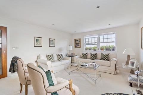 1 bedroom flat for sale, Kings Court, Little Bushey Lane, WD23