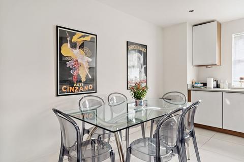 1 bedroom flat for sale, Kings Court, Little Bushey Lane, WD23
