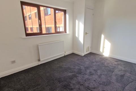 2 bedroom flat to rent, Mumby Road, Gosport PO12