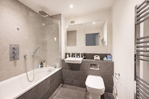 1 bedroom flat for sale, Riverstone Heights, London E3