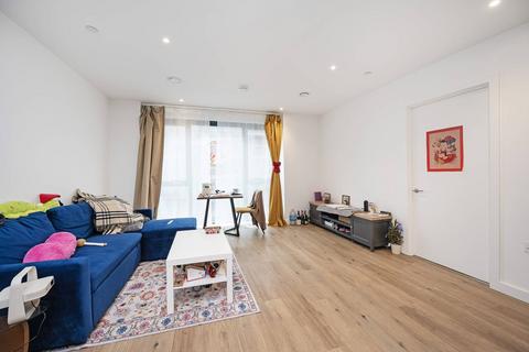 Riverstone Heights, London E3