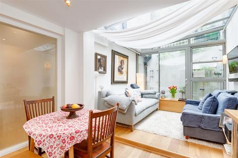 3 bedroom flat to rent, Balcombe Street, London
