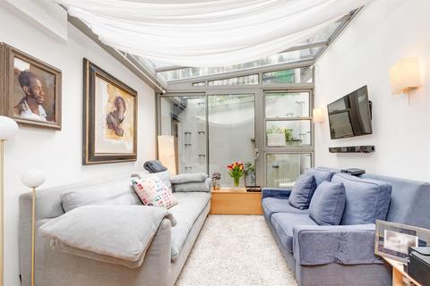 3 bedroom flat to rent, Balcombe Street, London