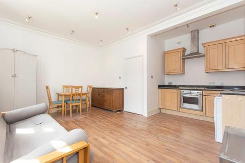 1 bedroom flat to rent, Queenstown Road, Battersea SW8