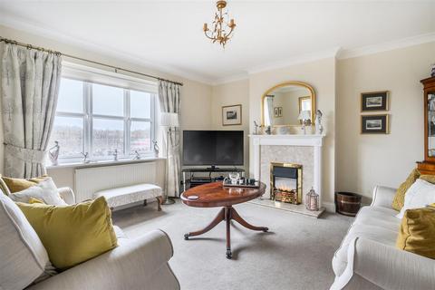 3 bedroom terraced house for sale, Barton Way, Corston, Malmesbury