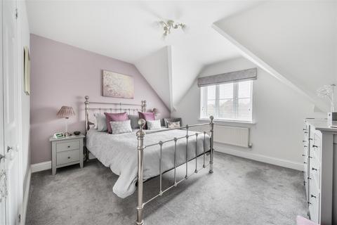 3 bedroom terraced house for sale, Barton Way, Corston, Malmesbury
