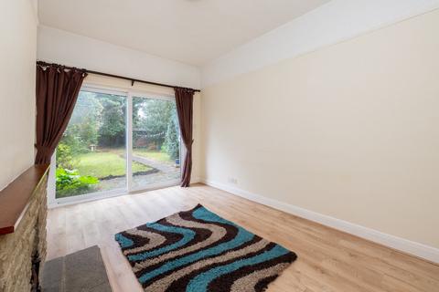 undefined, Avenue Road, Surrey SM6