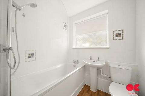 2 bedroom flat to rent, Ferguson Court, Gidea Park RM2
