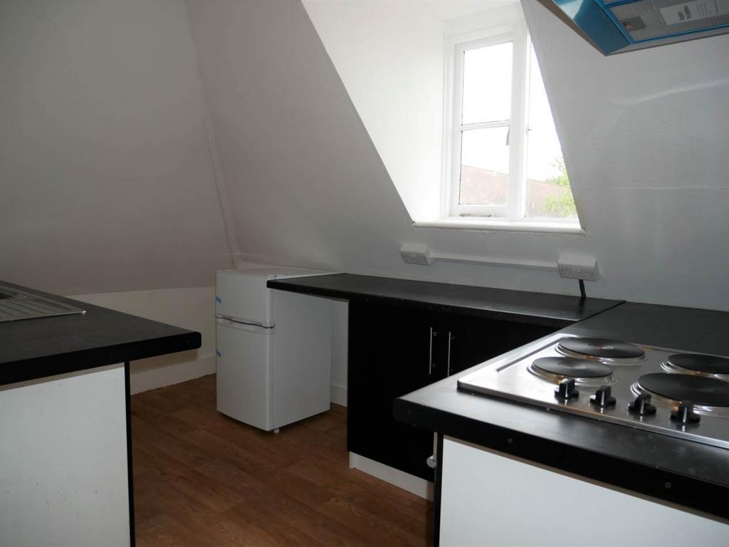 Flat B Kitchen 2