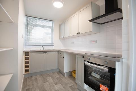 3 bedroom terraced house to rent, Keswick, Wellingborough