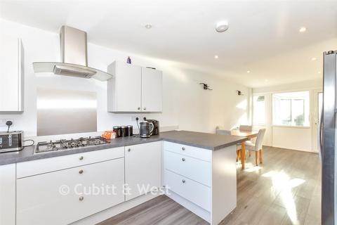 3 bedroom terraced house for sale, Brights Lane, Hayling Island PO11