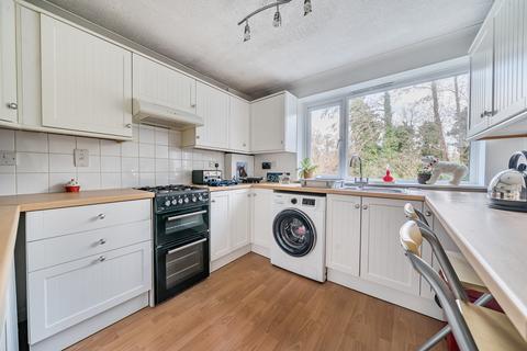 4 bedroom end of terrace house for sale, Ashdown Avenue,  Farnborough , GU14