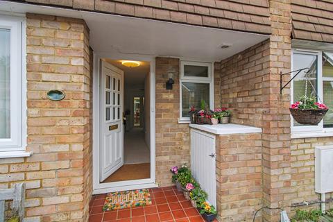 Ashdown Avenue,  Farnborough , GU14