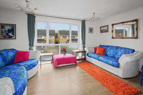 4 bedroom end of terrace house for sale, Ashdown Avenue,  Farnborough , GU14
