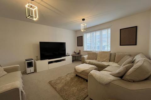 3 bedroom terraced house to rent, Cornfield Drive , Gravesend  DA11