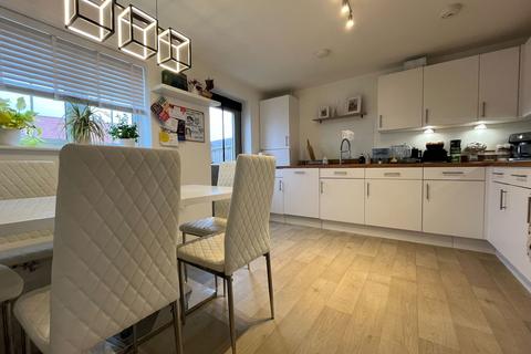 3 bedroom terraced house to rent, Cornfield Drive , Gravesend  DA11