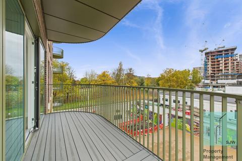 3 bedroom flat to rent, Townsend Road, London SE3
