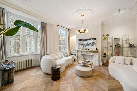4 bedroom flat for sale, Coleherne Court, London, SW5