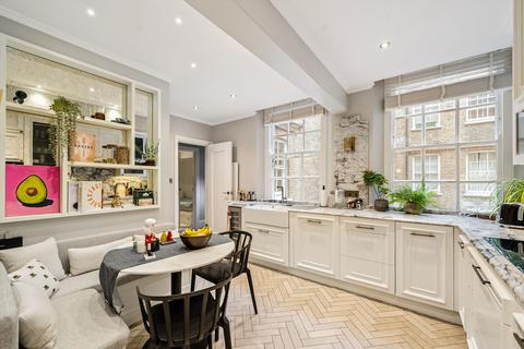 4 bedroom flat for sale, Coleherne Court, London, SW5