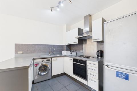 2 bedroom apartment to rent, Aspects Court, Slough, Berkshire, SL1