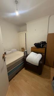 2 bedroom flat to rent, Canterbury Road, London E10