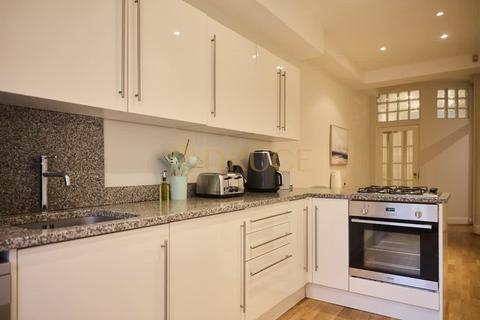 1 bedroom flat to rent, Sinclair Road, W14