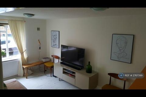 undefined, Cromarty Court, London, SW2