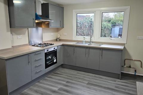 3 bedroom terraced house to rent, Boxoll Road, Dagenham RM9