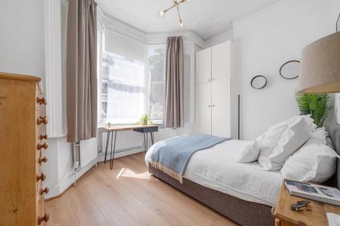 3 bedroom flat for sale, Saltoun Road, SW2