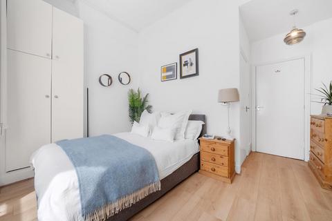 3 bedroom flat for sale, Saltoun Road, SW2