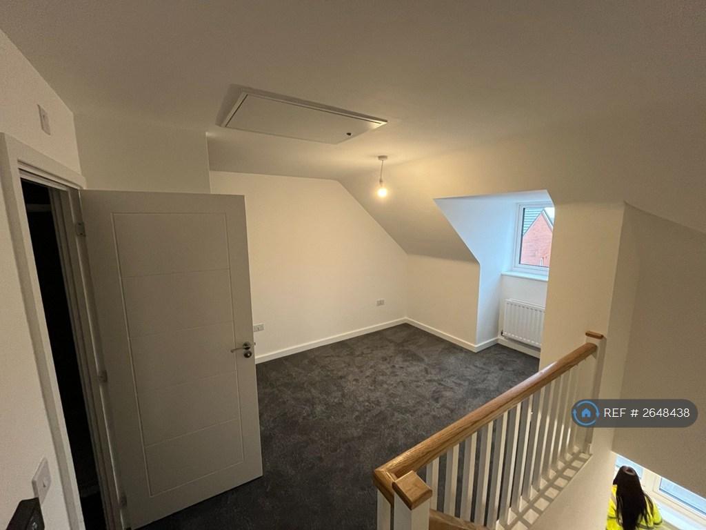 Main Bedroom - 2nd Floor