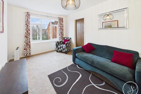 2 bedroom flat to rent, Kendal Bank, Leeds