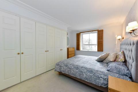 2 bedroom flat for sale, Regent Court, Wrights Lane, Kensington, London, W8