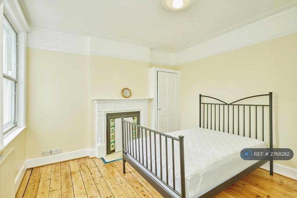 Bedroom 5 £1, 050