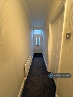 2 bedroom terraced house to rent, King Street, Pontefract, WF8