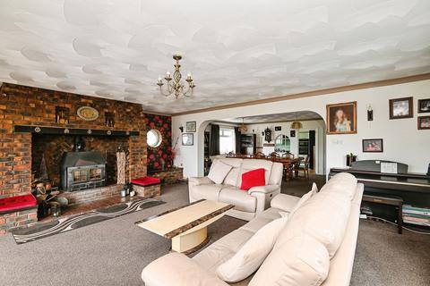 4 bedroom bungalow for sale, Barton Hill Drive, Sheerness ME12