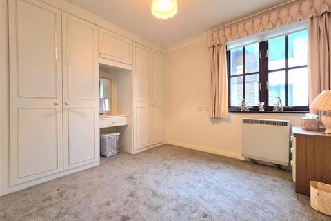 2 bedroom apartment to rent, Magpie Hall Lane, Bromley BR2