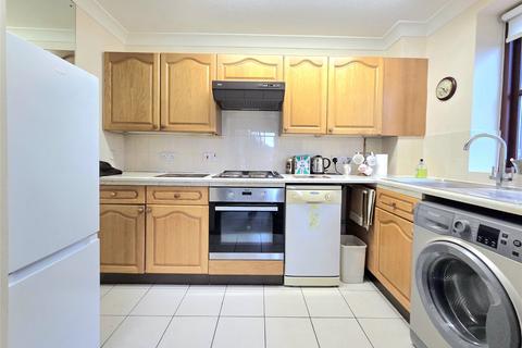 2 bedroom apartment to rent, Magpie Hall Lane, Bromley BR2